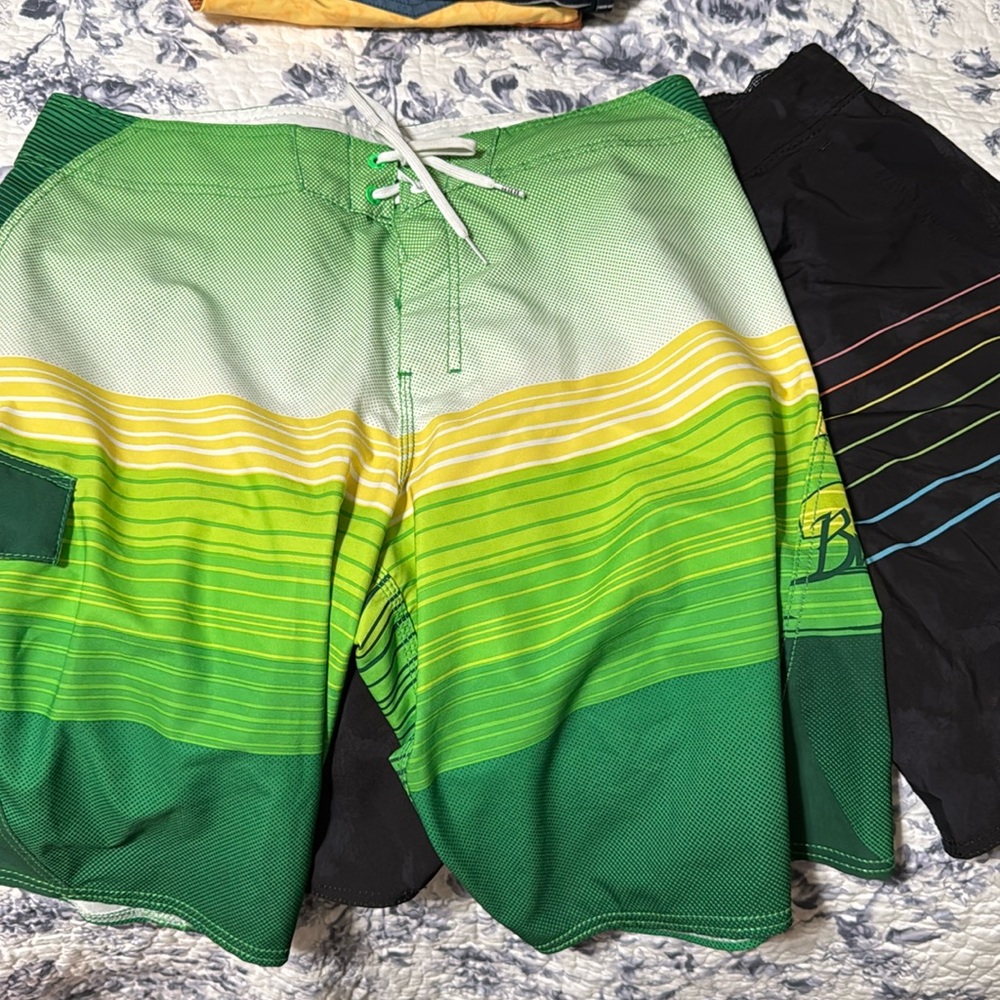 Bundle of 2 men’s swim trunks UIEC